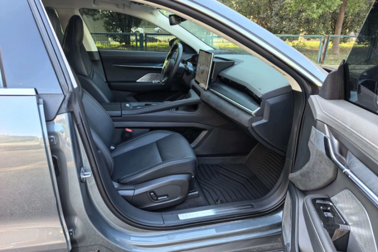 极氪001 2022款 超长续航单电机 WE版中控内饰7004