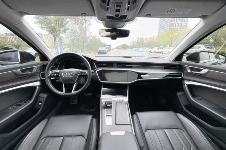 奥迪A6L 2019款 45 TFSI quattro 尊享致雅型中控内饰7004