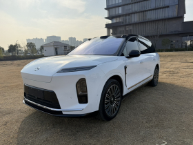 蔚来ES8 2026款 六座行政豪华版