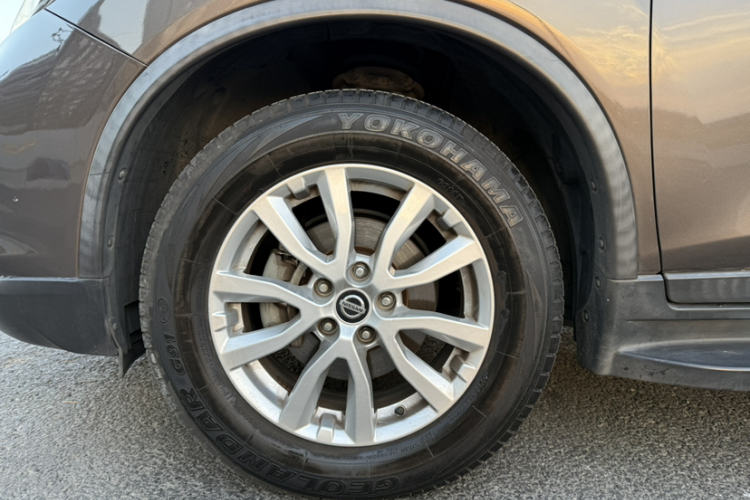 日产 奇骏 2019款 2.0L CVT智联舒适版 2WD车身外观6002