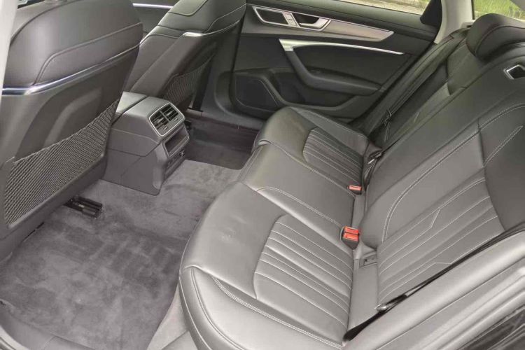 奥迪A6L 2024款 40 TFSI 豪华致雅型中控内饰7006