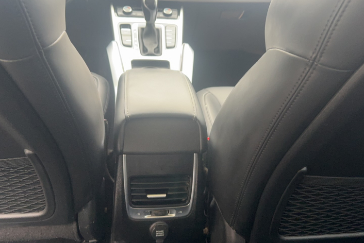 吉利汽车 博越 2016款 1.8TD 自动智联型中控内饰7003