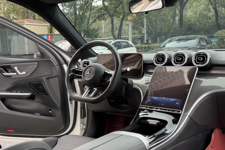 奔驰C级 2023款 C 260 L 运动版局部细节16