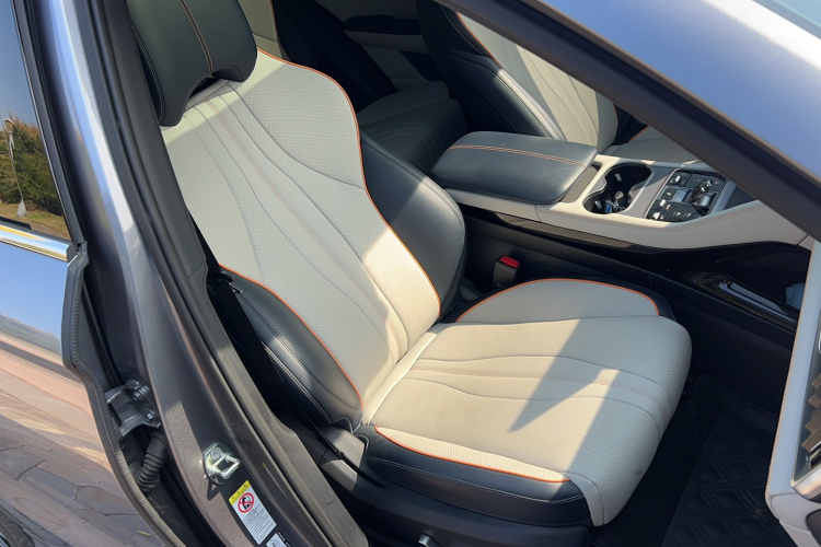 比亚迪 宋PLUS新能源 2023款 冠军版 DM-i 110KM 旗舰PLUS局部细节41