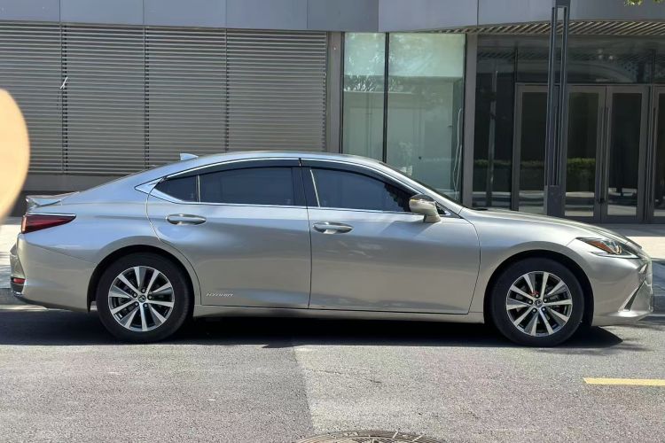 雷克萨斯ES 2018款 300h 卓越版 国V车身外观6008