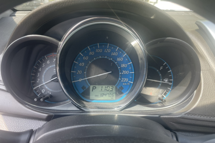 丰田 YARiS L 致炫 2015款 1.5E 自动魅动版中控内饰15