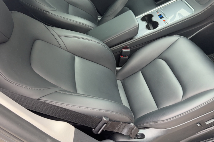 特斯拉 Model Y 2023款 后轮驱动版局部细节41