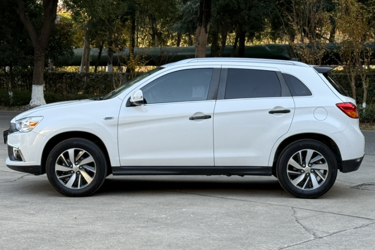 三菱 劲炫ASX 2020款 2.0L CVT智领版车身外观6007