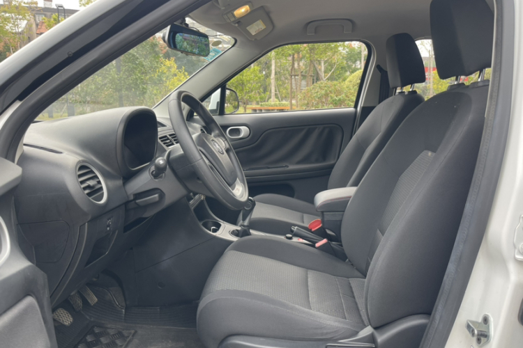 名爵3 2016款 1.3L 手动舒适版中控内饰7005