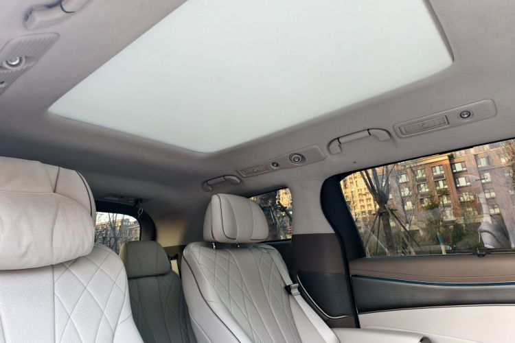 腾势D9 2022款 DM-i 970 四驱旗舰型中控内饰7010