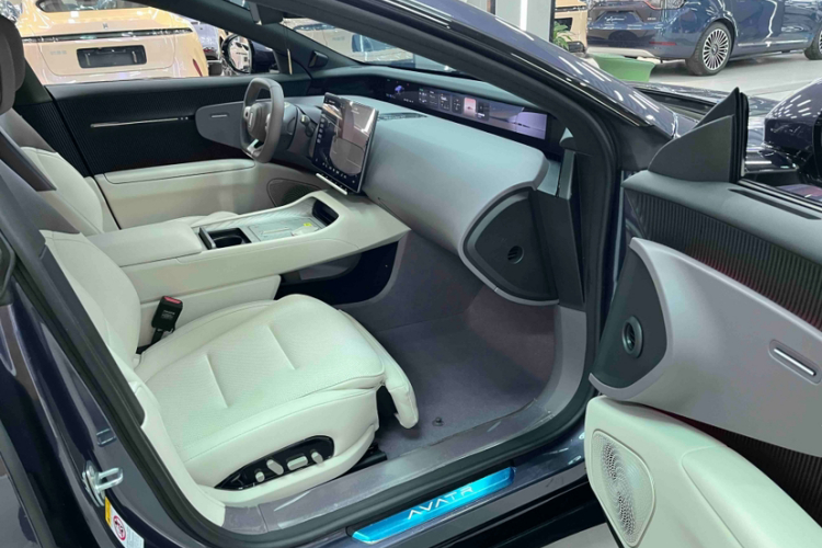 阿维塔12 2025款 Max增程版中控内饰7003