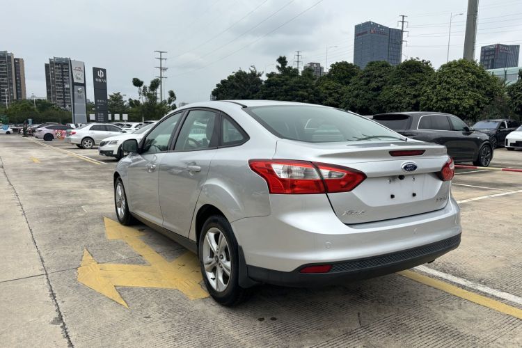 福特 福克斯 2012款 三厢 1.6L 自动风尚型车身外观6003