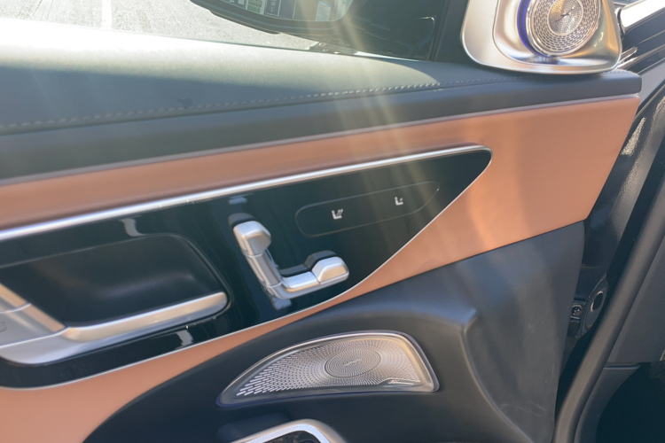 奔驰E级 2024款 改款 E 260 L中控内饰7006