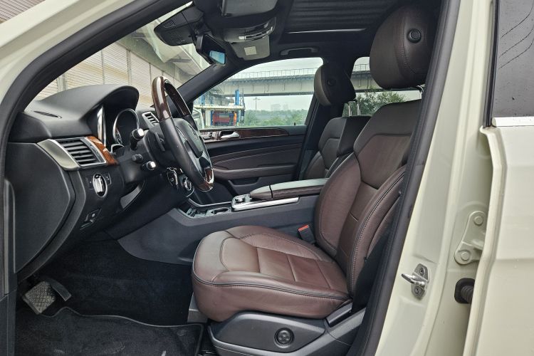 奔驰M级 2012款 ML 350 豪华型中控内饰7001