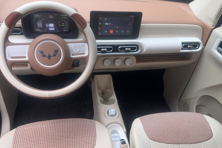 五菱汽车 宏光MINIEV 2024款 第三代 170km中控内饰7004