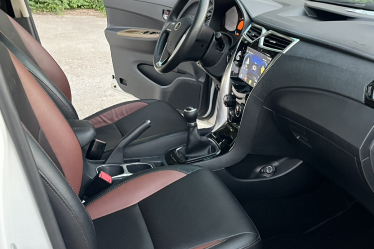 比亚迪F3 2016款 1.5L 手动豪华型中控内饰7004