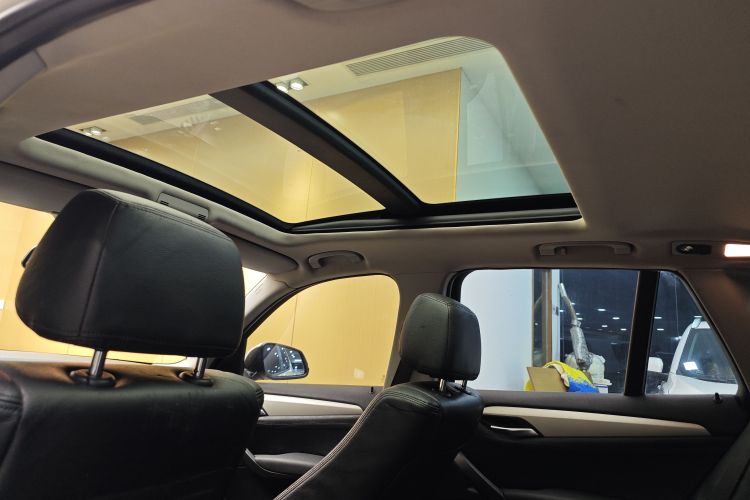 宝马X1 2013款 sDrive18i 时尚型中控内饰7003