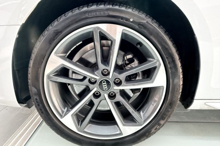 奥迪A4L 2023款 40 TFSI 时尚动感型局部细节9003