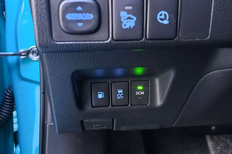 丰田 雷凌双擎E+ 2019款 1.8PH V E-CVT豪华版中控内饰7015