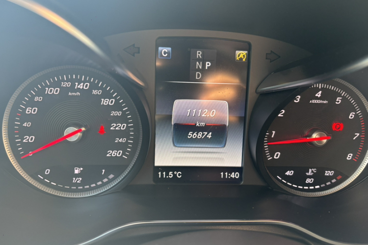 奔驰GLC 2018款 GLC 300 4MATIC 动感型中控内饰7005