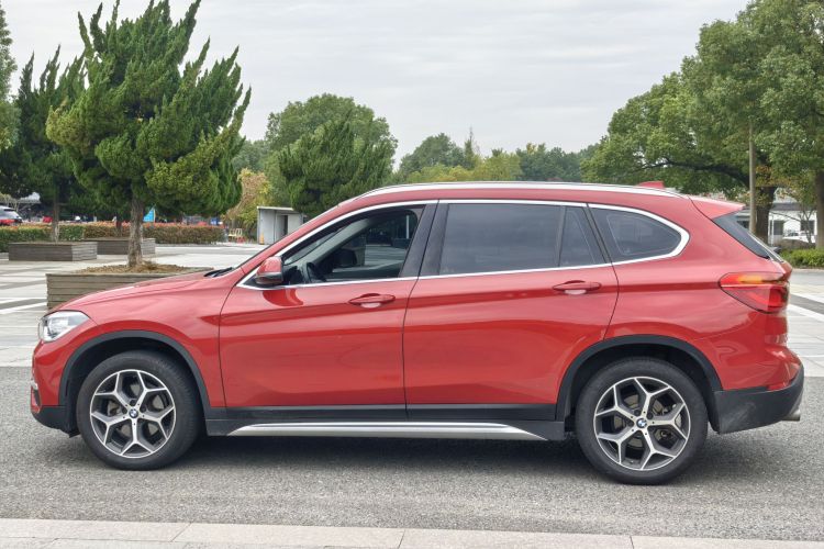 宝马X1 2019款 sDrive18Li 尊享型车身外观6003