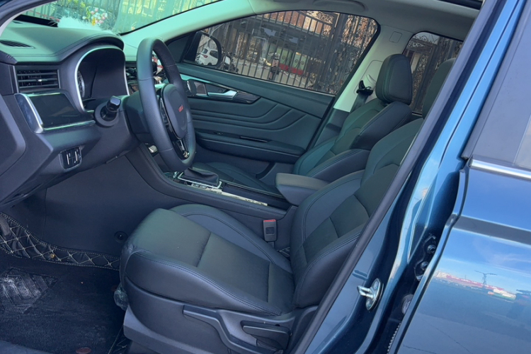 中国重汽VGV VGV U70 2020款 1.5T 自动智享精英版 7座局部细节19