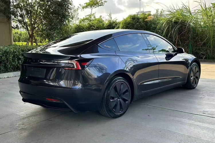 特斯拉 Model 3 2023款 后轮驱动版车身外观6005
