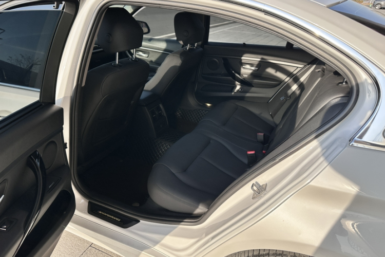 宝马3系 2017款 320Li 时尚型中控内饰7005