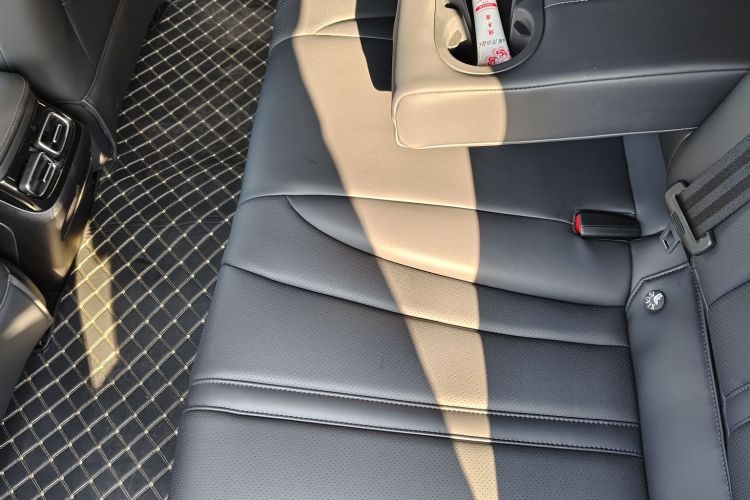 荣威D7 2023款 DMH 125km 超越版中控内饰7005