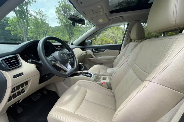 日产 奇骏 2017款 2.0L CVT舒适版 2WD局部细节19