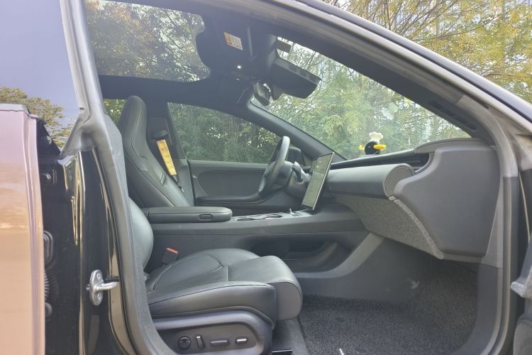 蔚来ET5 2022款 100kWh中控内饰7010