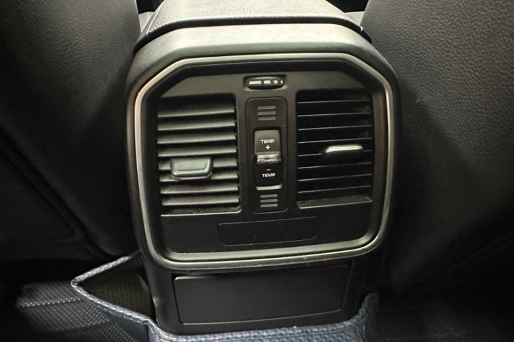 保时捷 2016款 Macan 2.0T中控内饰7001