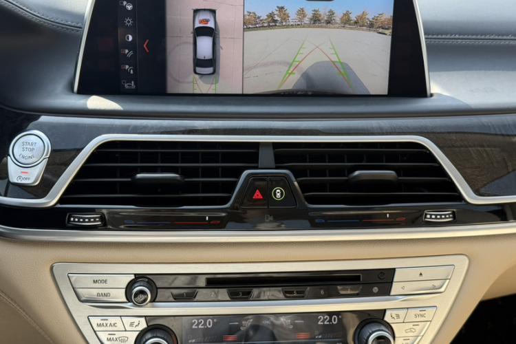 宝马7系 2016款 730Li 豪华型中控内饰7003