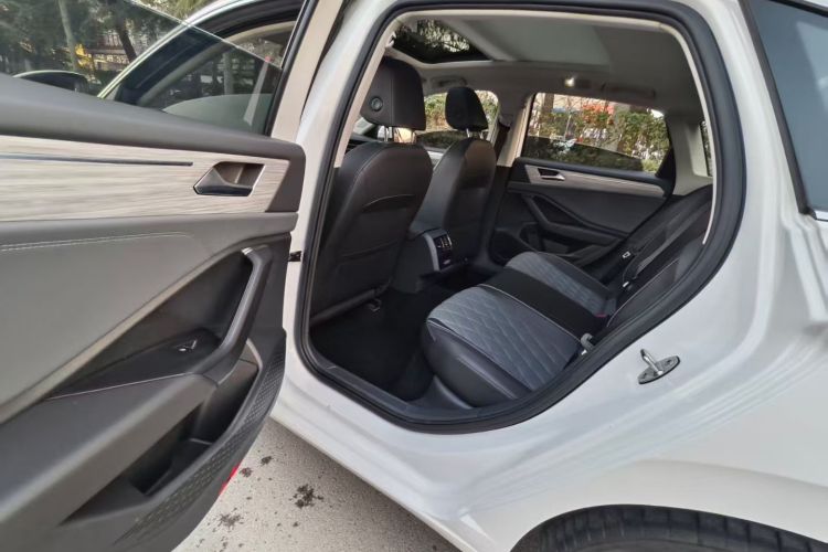 大众 速腾 2023款 200TSI DSG超越版中控内饰7004