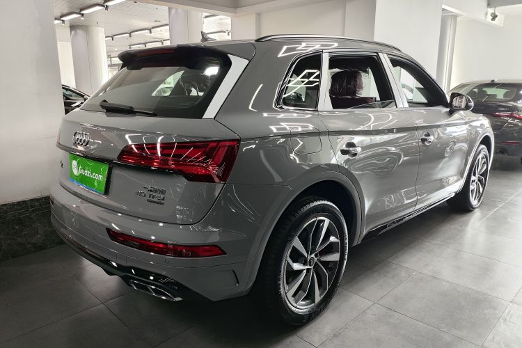 奥迪Q5L 2025款 45周年典藏版 40 TFSI 豪华动感型车身外观6003