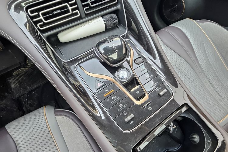 比亚迪 护卫舰07 2023款 DM-i 100KM 尊贵型中控内饰7006