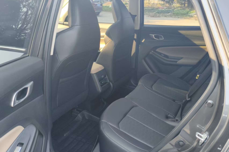 长安CS55PLUS 2022款 第二代 1.5T DCT尊贵型中控内饰7002