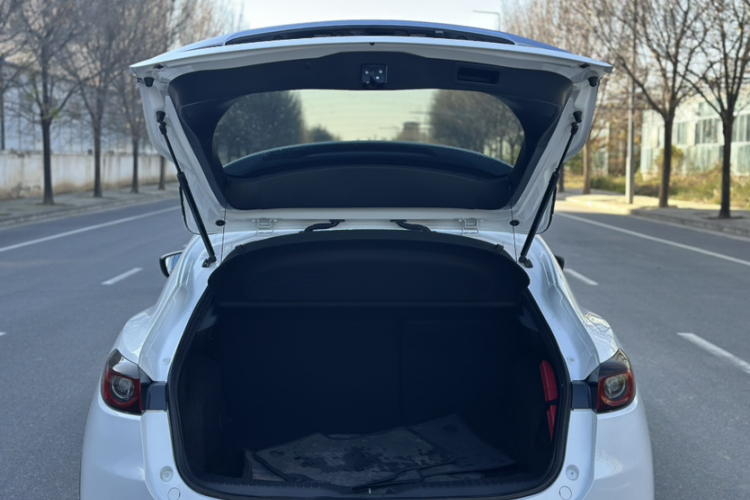 马自达CX-4 2021款 2.0L 自动两驱蓝天活力版局部细节23