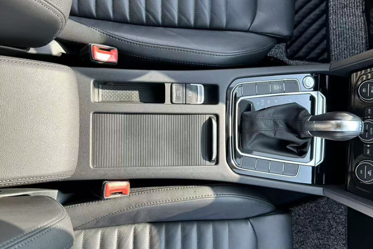 大众 迈腾 2019款 330TSI DSG 豪华型 国VI中控内饰7014