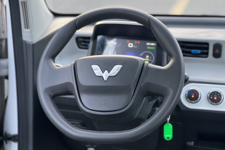 五菱汽车 宏光MINIEV 2020款 自在款 磷酸铁锂中控内饰7002