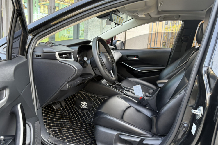 丰田 卡罗拉 2021款 双擎 1.8L E-CVT精英版中控内饰7006