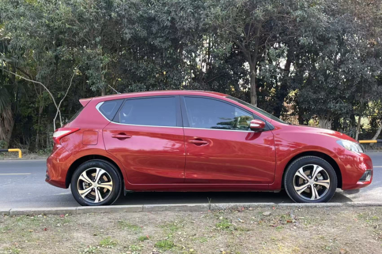 日产 骐达TIIDA 2016款 1.6L CVT智行版车身外观6006