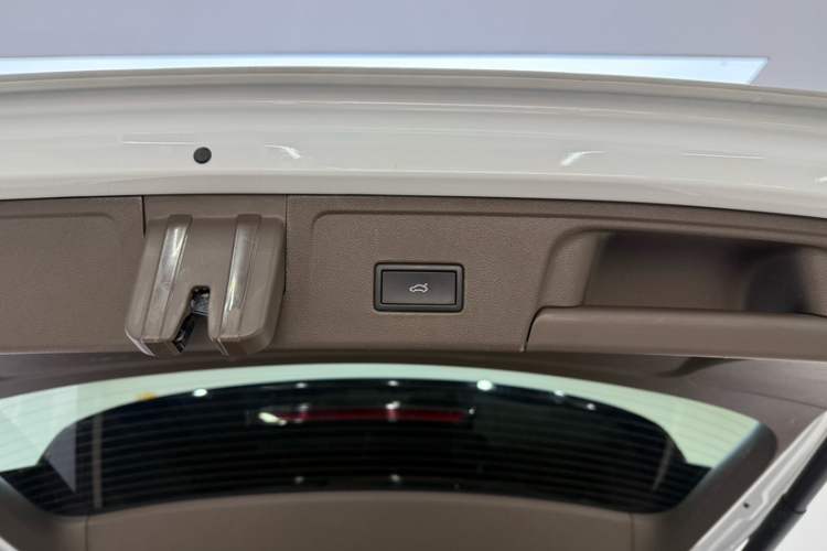 大众 威然 2024款 330TSI 豪华版中控内饰7009