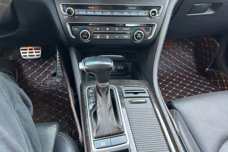 起亚K5 2016款 1.6T 自动LUX局部细节18