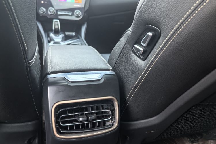 领克03 2018款 1.5TD DCT型Pro版 国V中控内饰7005