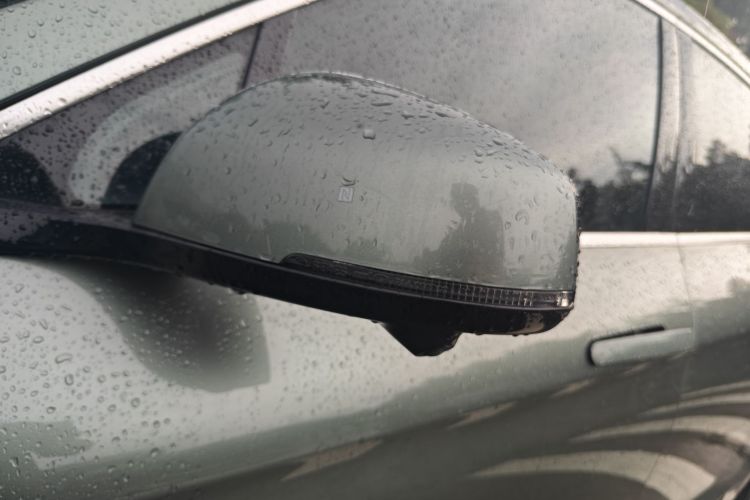 鸿蒙智行 问界M5 2022款 增程后驱标准版车身外观6012