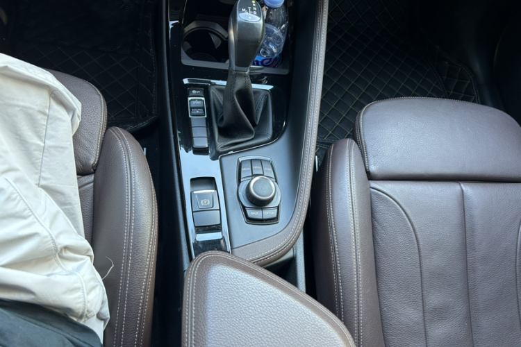 宝马X1 2019款 sDrive18Li 尊享型局部细节18