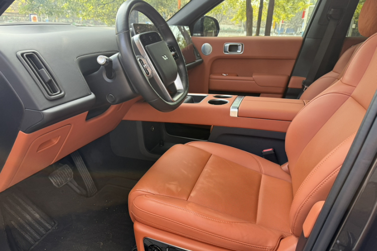 理想汽车 理想L8 2024款 Max中控内饰7005