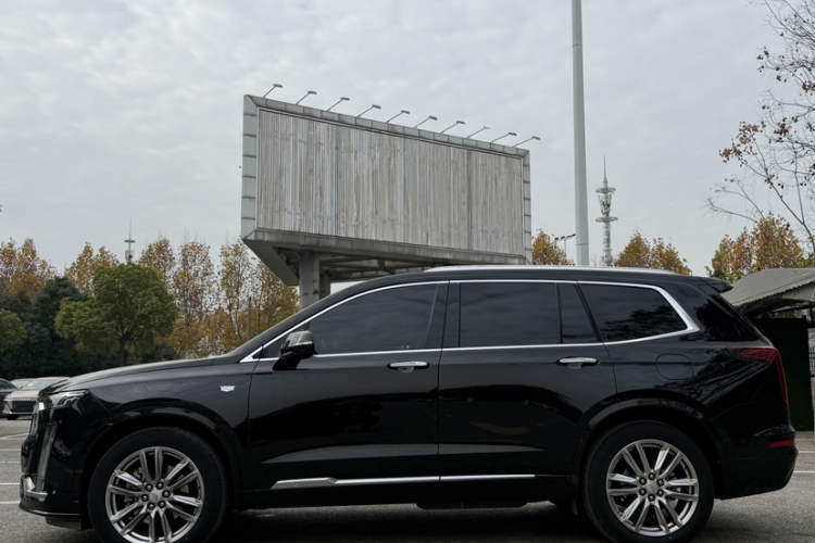 凯迪拉克XT6 2022款 2.0T 七座两驱豪华型车身外观6005