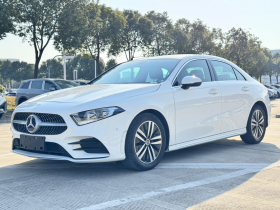 奔驰A级 2019款 改款 A 180 L 运动轿车